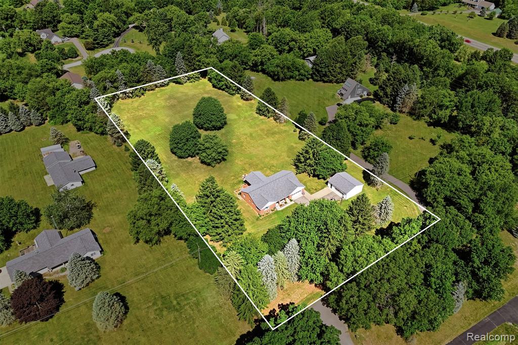 3843 Hooker Road Pinckney, MI 48169 - Photo 32 of 36