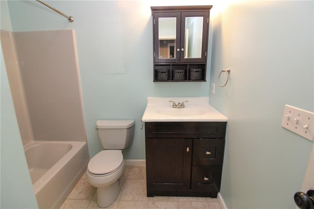 462 Aten Road Coraopolis, PA 15108 - Photo 15 of 22 Gallery Image 15