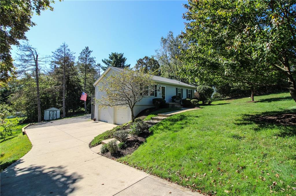 462 Aten Road Coraopolis, PA 15108 - Photo 3 of 22 Gallery Image 3