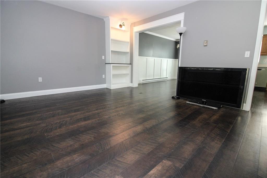 462 Aten Road Coraopolis, PA 15108 - Photo 4 of 22 Gallery Image 4
