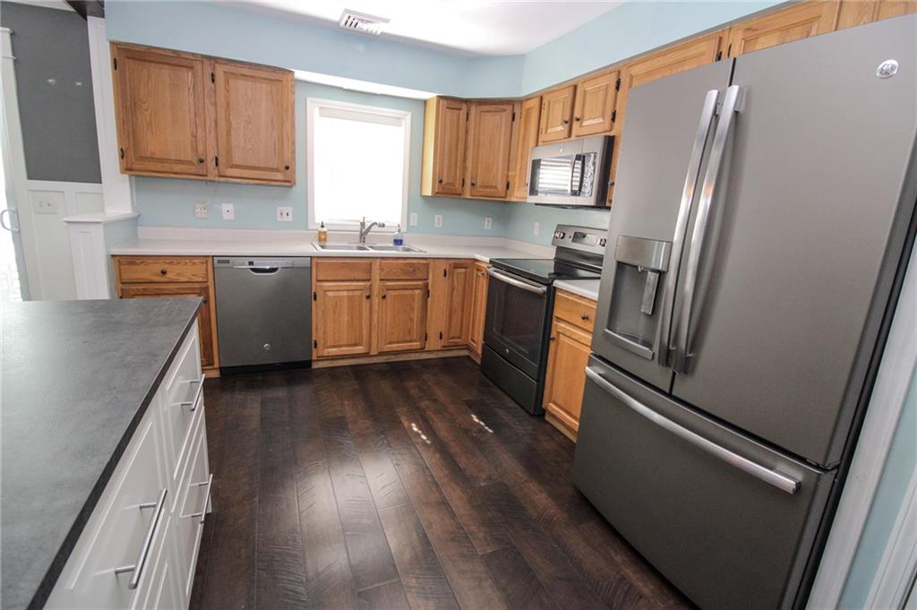 462 Aten Road Coraopolis, PA 15108 - Photo 6 of 22 Gallery Image 6