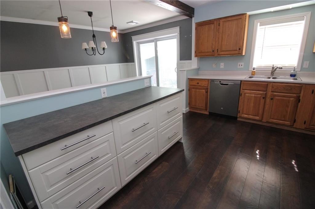 462 Aten Road Coraopolis, PA 15108 - Photo 8 of 22 Gallery Image 8