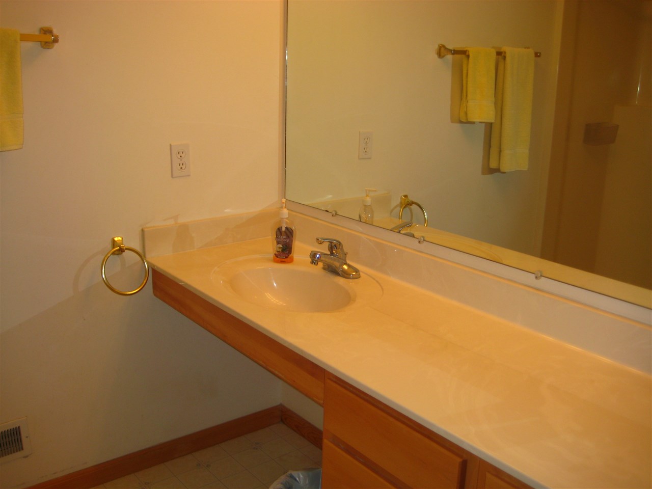 9179 South Maple City Road Maple City, MI 49664 - Photo 26 of 43 1873888-25.JPG