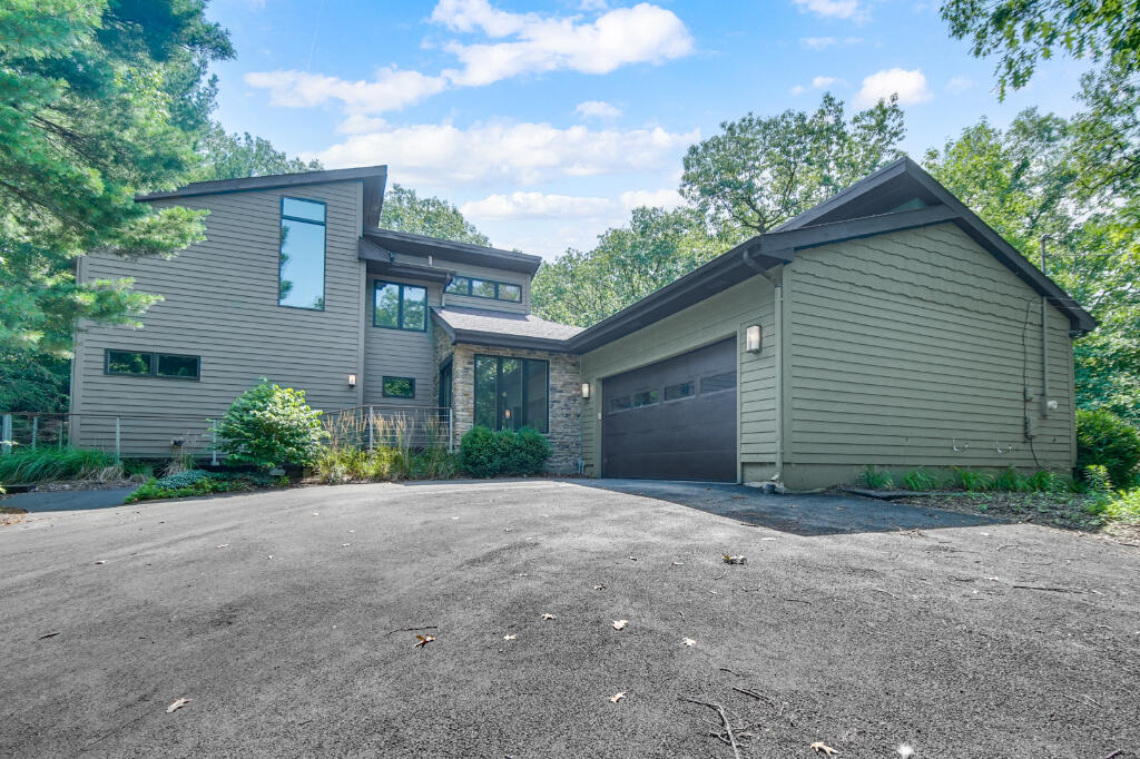 63 Diana Road Portage, IN 46368 - Photo 1 of 40 1024x682