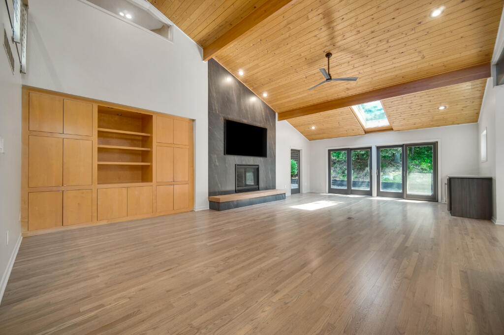 63 Diana Road Portage, IN 46368 - Photo 4 of 40 1024x682