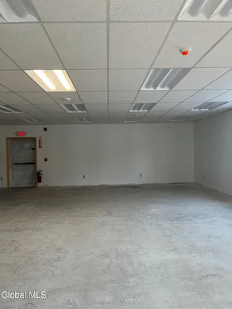 $22 | 282 Middletown Road, Waterford, NY 12188