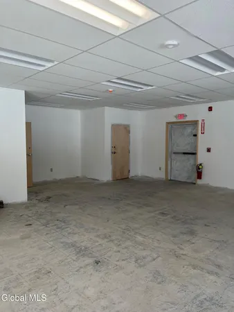 $22 | 282 Middletown Road, Waterford, NY 12188