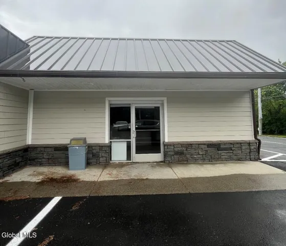 $22 | 282 Middletown Road, Waterford, NY 12188