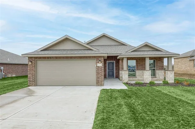 $419,700 | 26571 West 83rd Terrace, Lenexa, KS 66227