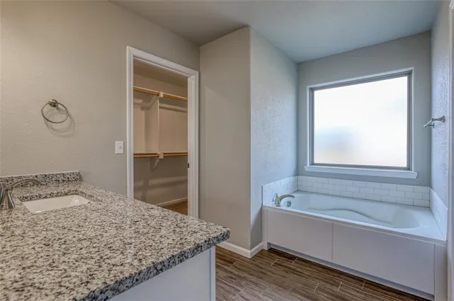 $419,700 | 26571 West 83rd Terrace, Lenexa, KS 66227