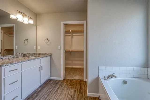 $419,700 | 26571 West 83rd Terrace, Lenexa, KS 66227