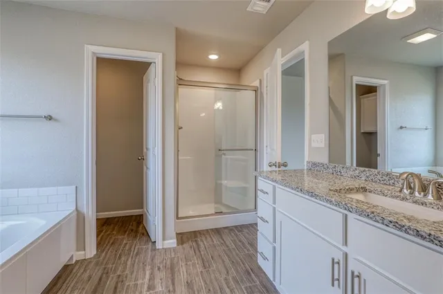 $419,700 | 26571 West 83rd Terrace, Lenexa, KS 66227