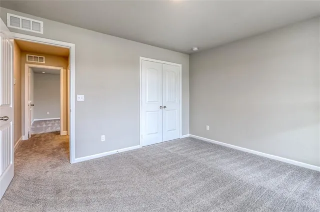 $419,700 | 26571 West 83rd Terrace, Lenexa, KS 66227