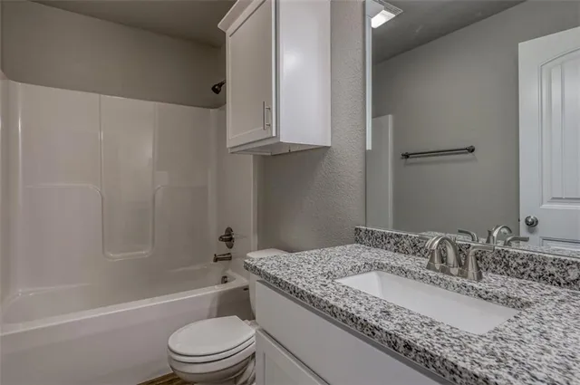 $419,700 | 26571 West 83rd Terrace, Lenexa, KS 66227