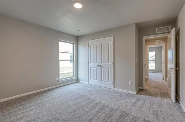 $419,700 | 26571 West 83rd Terrace, Lenexa, KS 66227