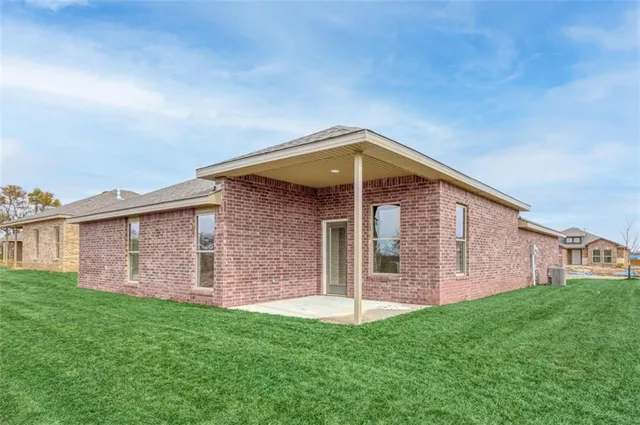 $419,700 | 26571 West 83rd Terrace, Lenexa, KS 66227