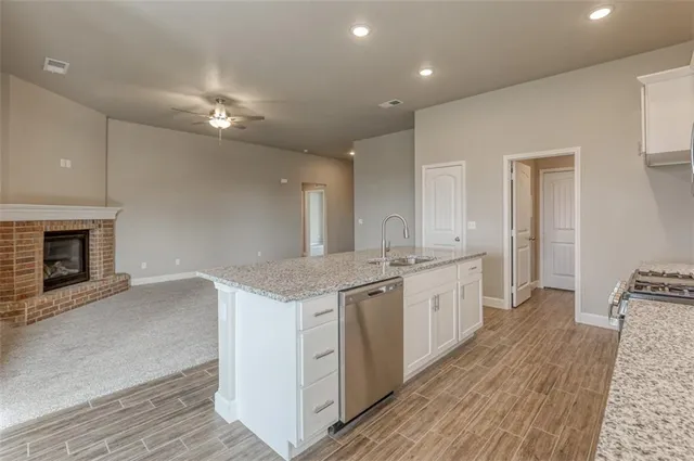 $419,700 | 26571 West 83rd Terrace, Lenexa, KS 66227