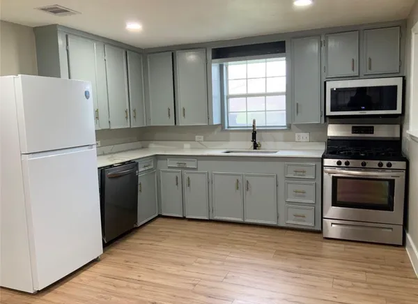 $1,500 | 2415 Perry Street, Baytown, TX 77521