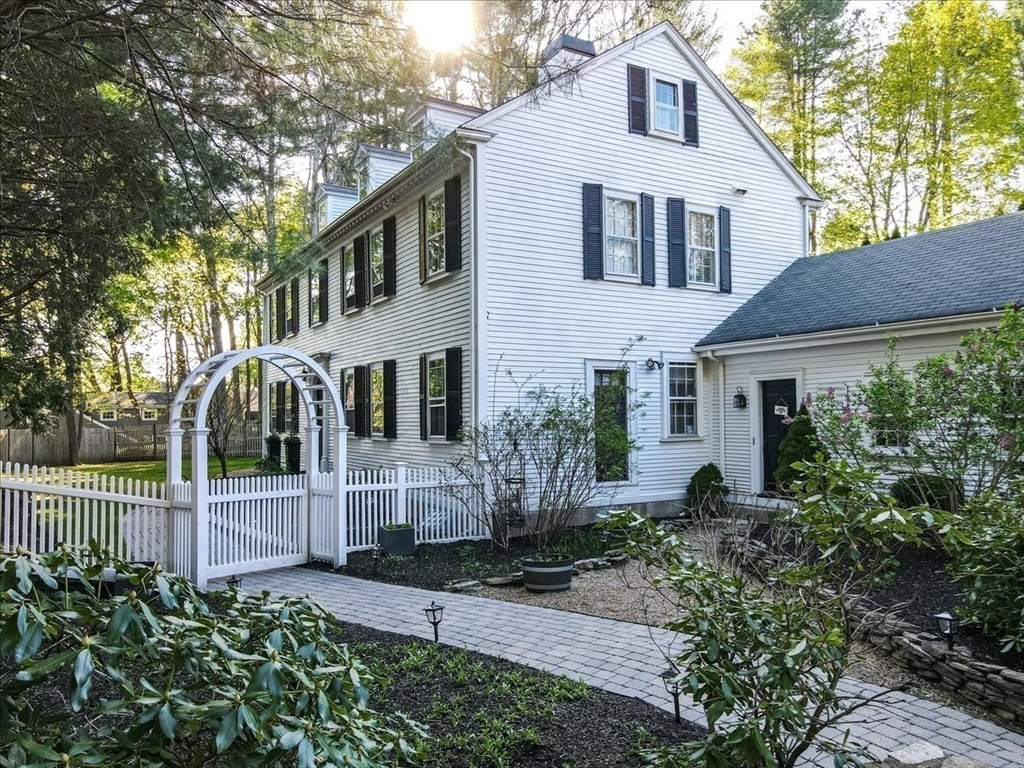 663 Main Street Medfield, MA 02052 - Photo 38 of 42