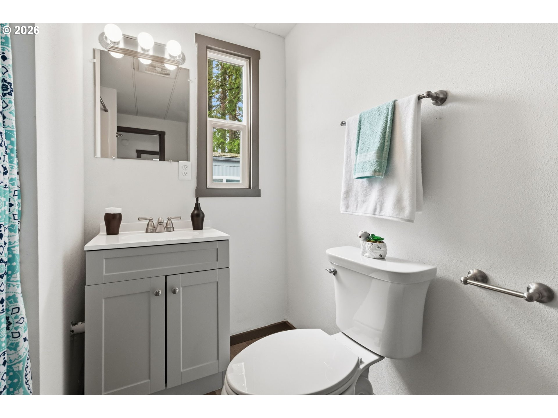 205 South 54th Street, Unit 76 Springfield, OR 97478 - Photo 23 of 41 Bathroom