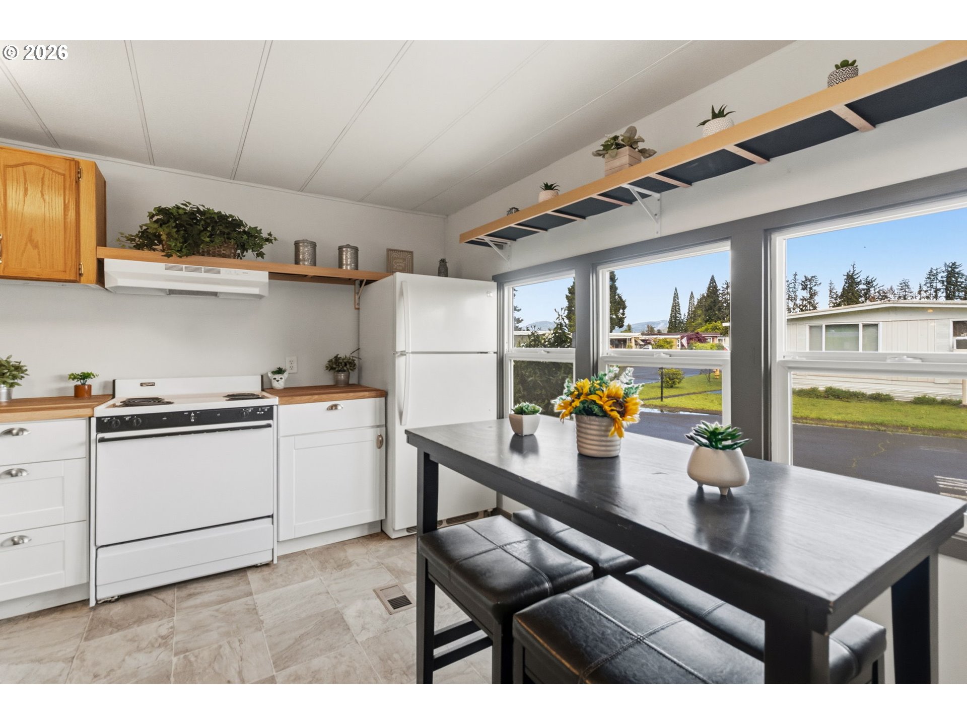 205 South 54th Street, Unit 76 Springfield, OR 97478 - Photo 5 of 41 Kitchen