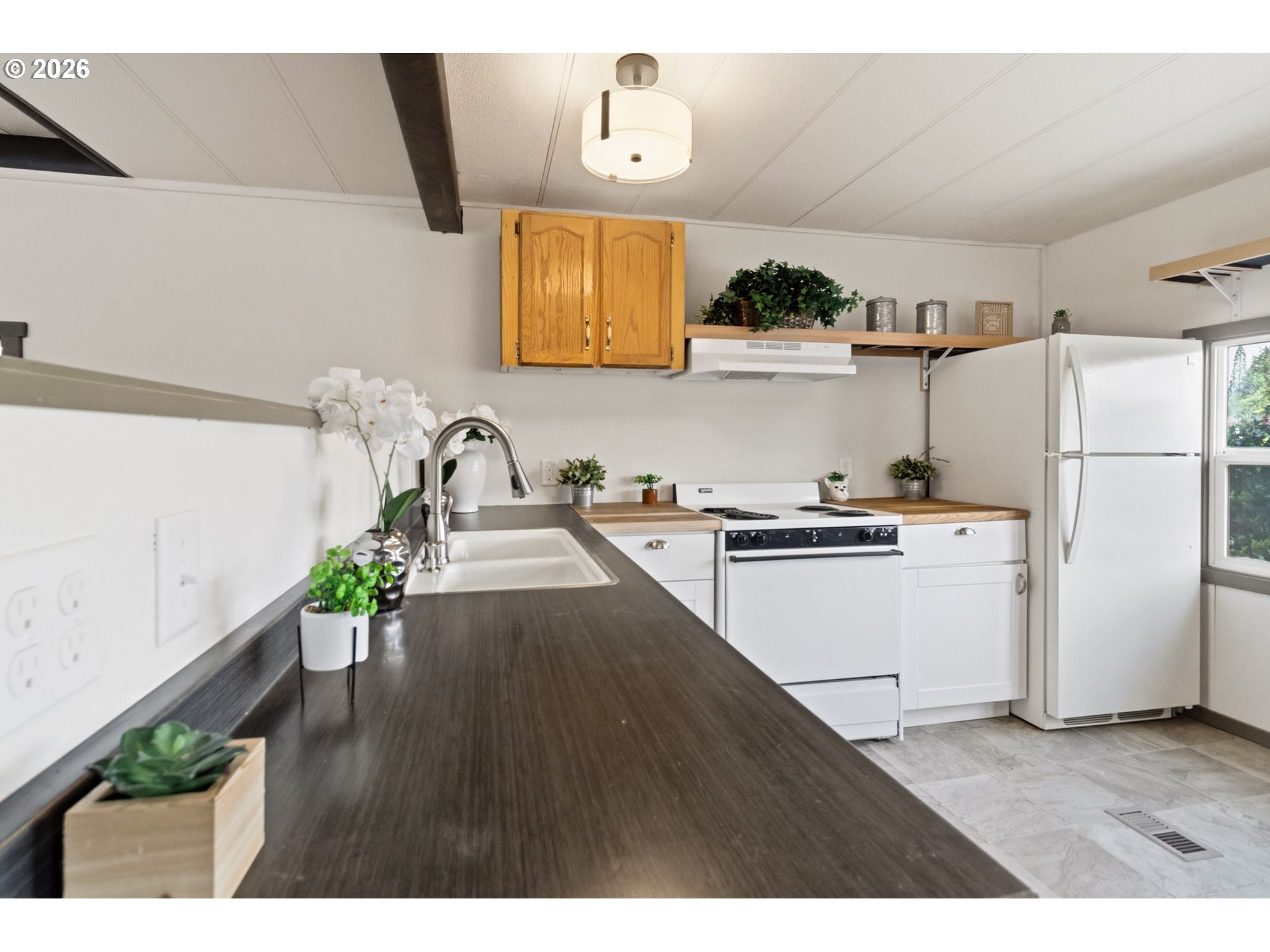 205 South 54th Street, Unit 76 Springfield, OR 97478 - Photo 6 of 41 Kitchen