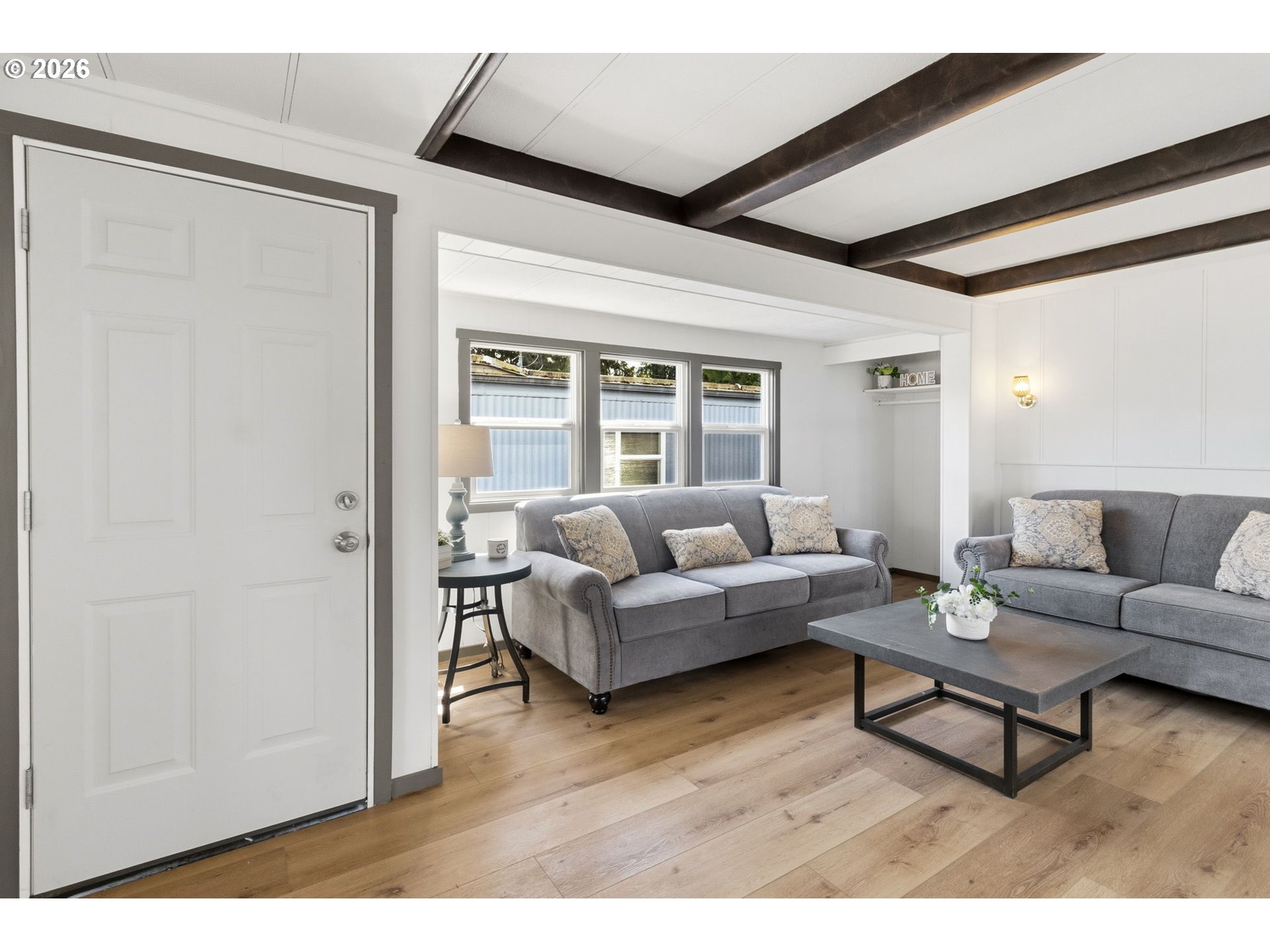 205 South 54th Street, Unit 76 Springfield, OR 97478 - Photo 10 of 41 Living Room