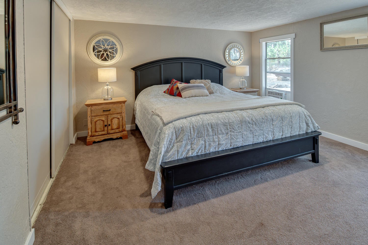19197 Kiowa Road Bend, OR 97702 - Photo 24 of 32 Master bedroom