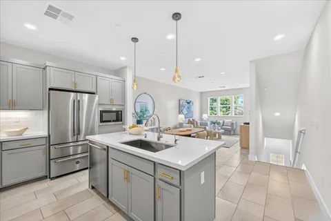 $1,198,000 | 1340 Civic Center Drive, Unit 4, Santa Clara, CA 95050