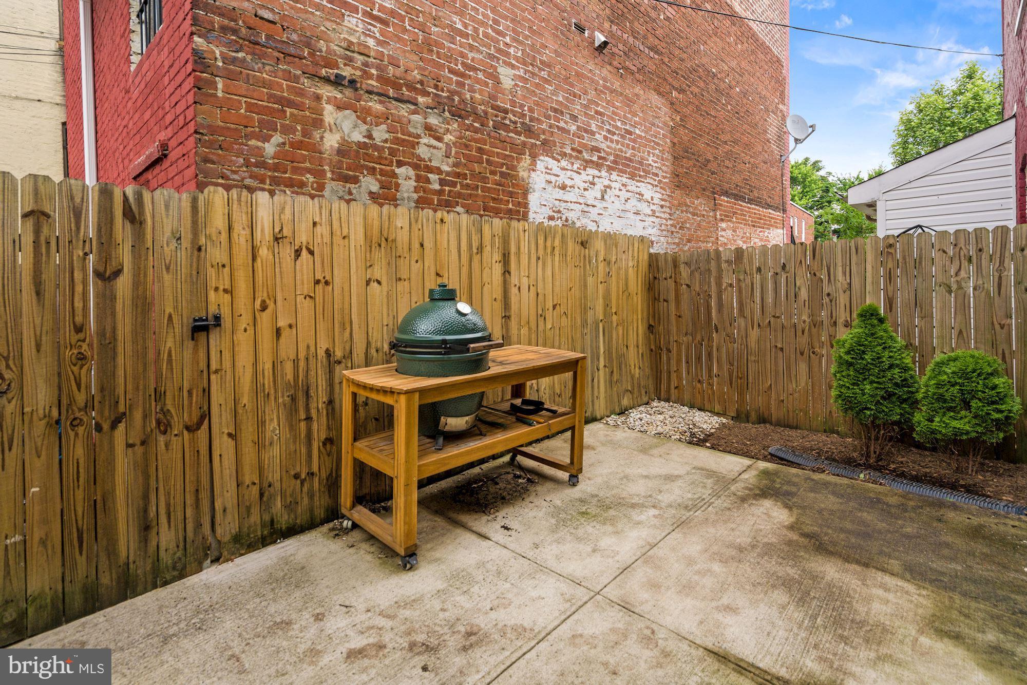 403 R Street Northwest Washington, DC 20001 - Photo 11 of 27