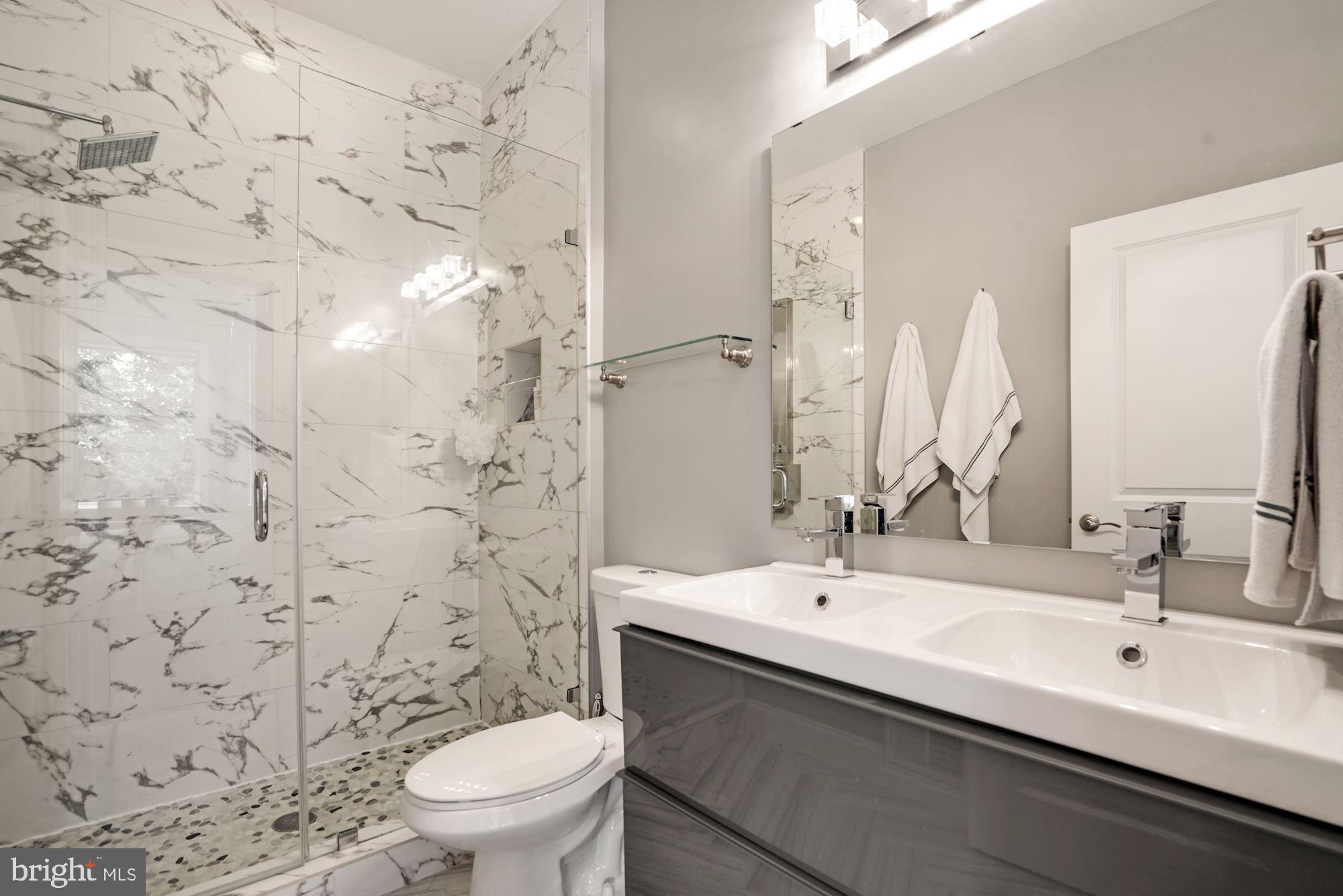 403 R Street Northwest Washington, DC 20001 - Photo 15 of 27