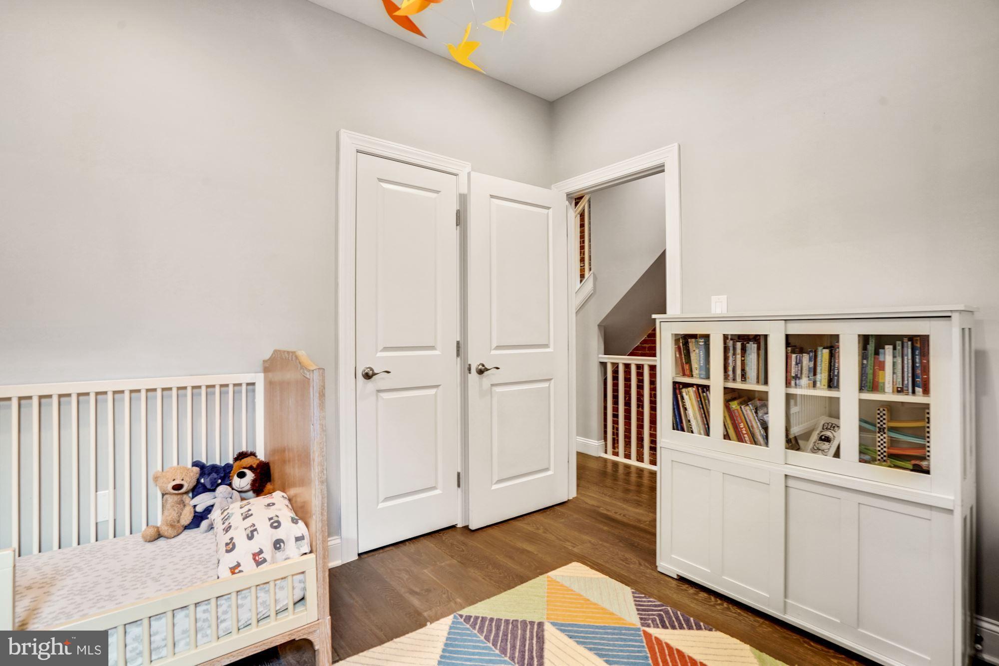 403 R Street Northwest Washington, DC 20001 - Photo 19 of 27