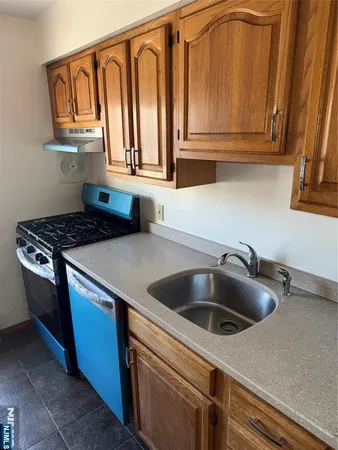 $2,150 | 1624 Valley Street, Unit 2B, Fort Lee, NJ 07024