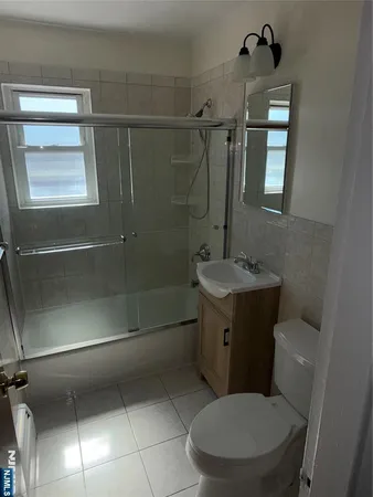 $2,150 | 1624 Valley Street, Unit 2B, Fort Lee, NJ 07024