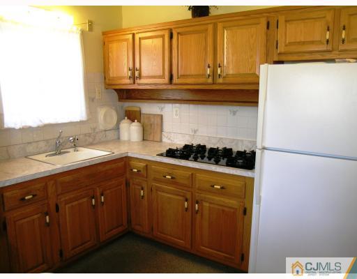 90 Hickory Road Colonia, NJ 07067 - Photo 4 of 10 Gallery Image 4