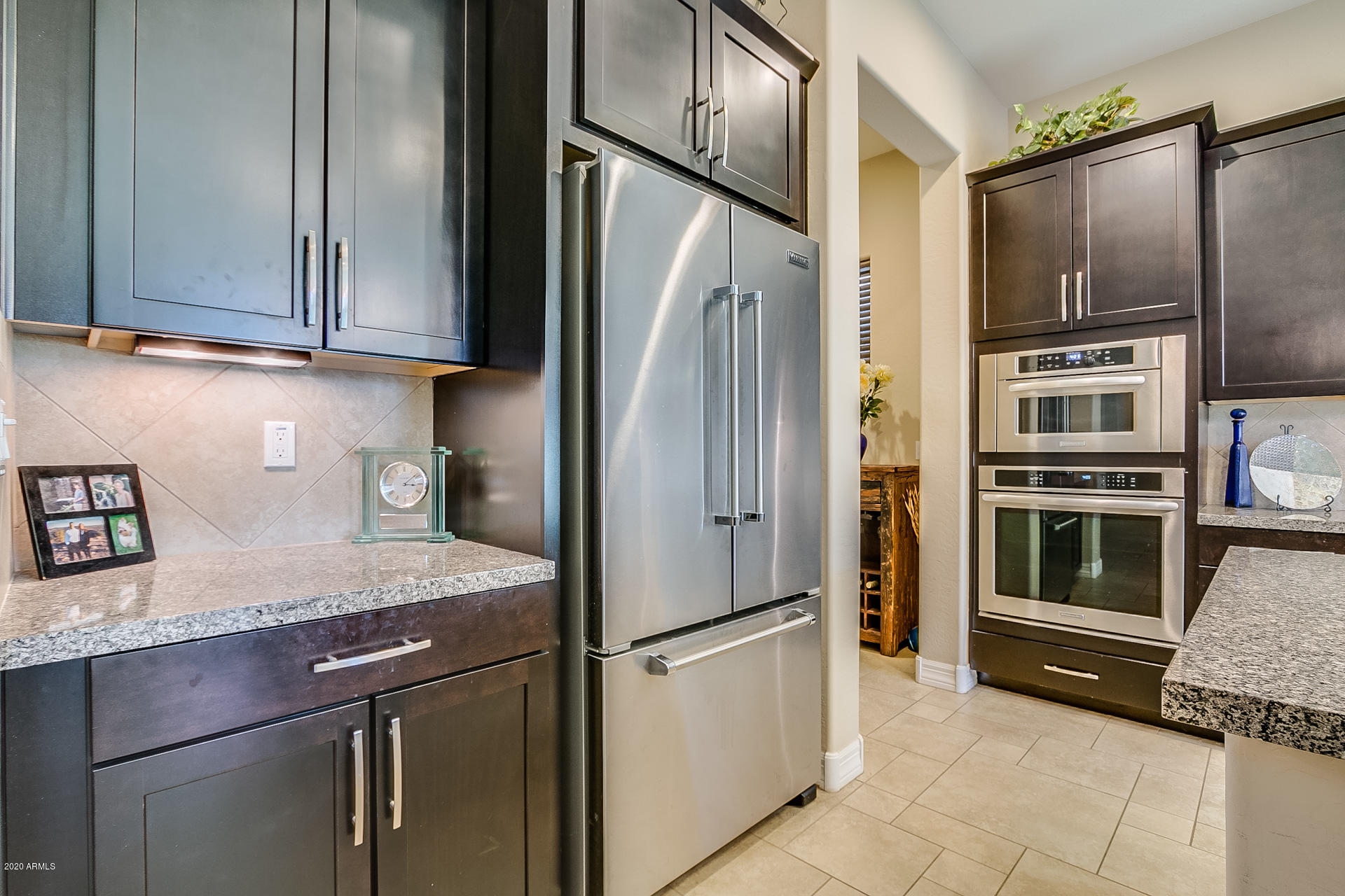 883 East Hampton Lane Gilbert, AZ 85295 - Photo 11 of 28 Hampton - 27