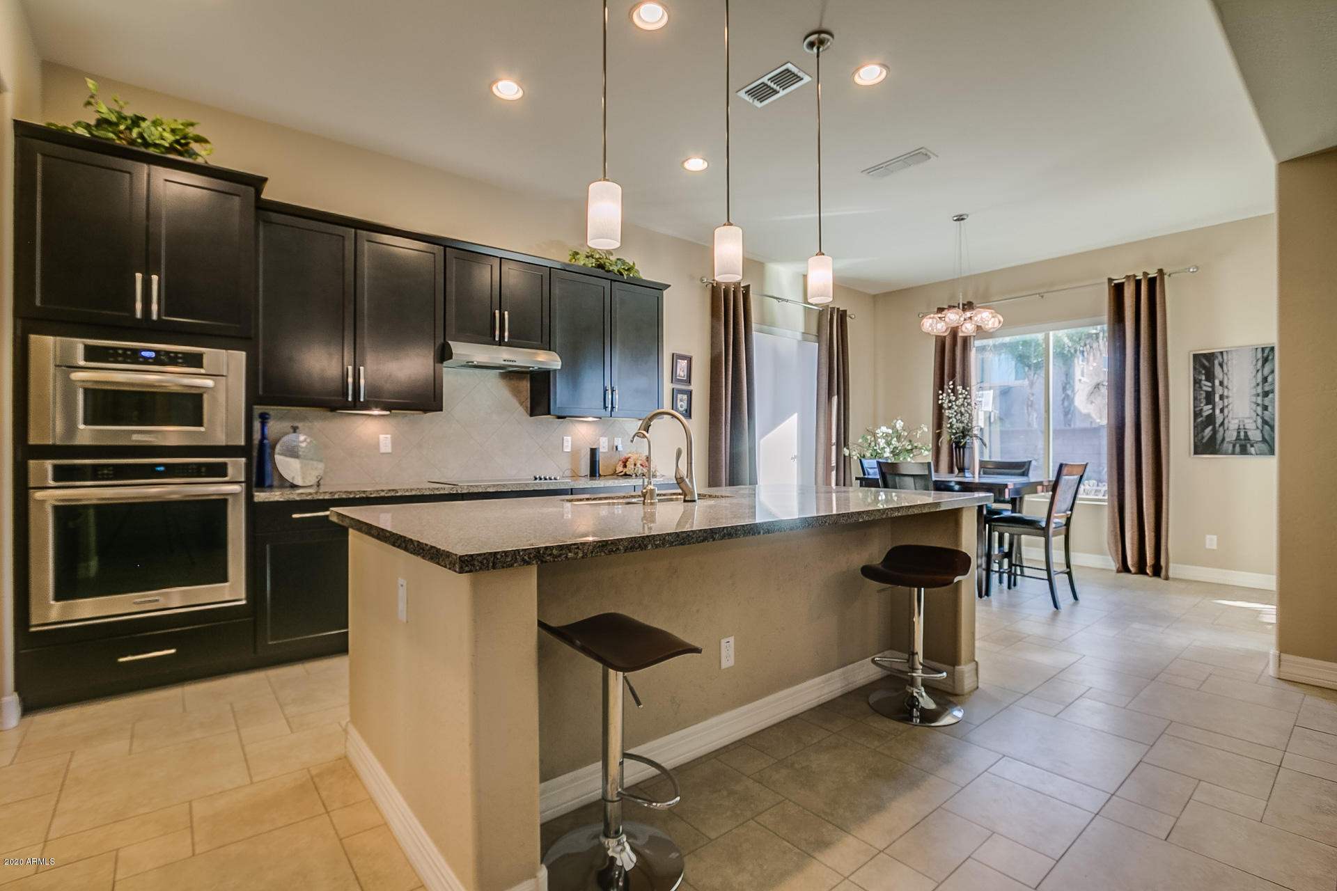 883 East Hampton Lane Gilbert, AZ 85295 - Photo 8 of 28 Hampton - 26