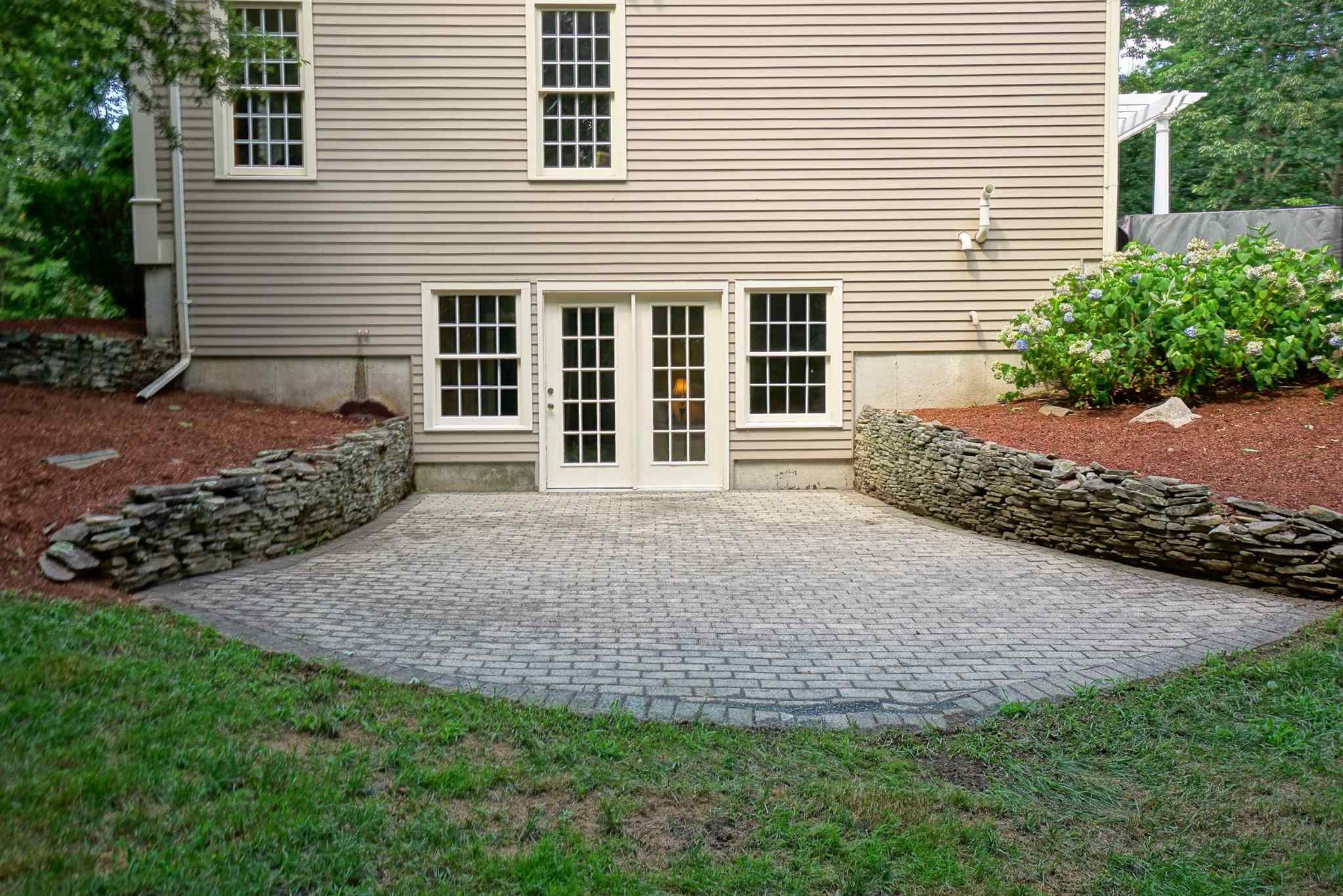 3 Bayberry Road Windham, NH 03087 - Photo 38 of 40