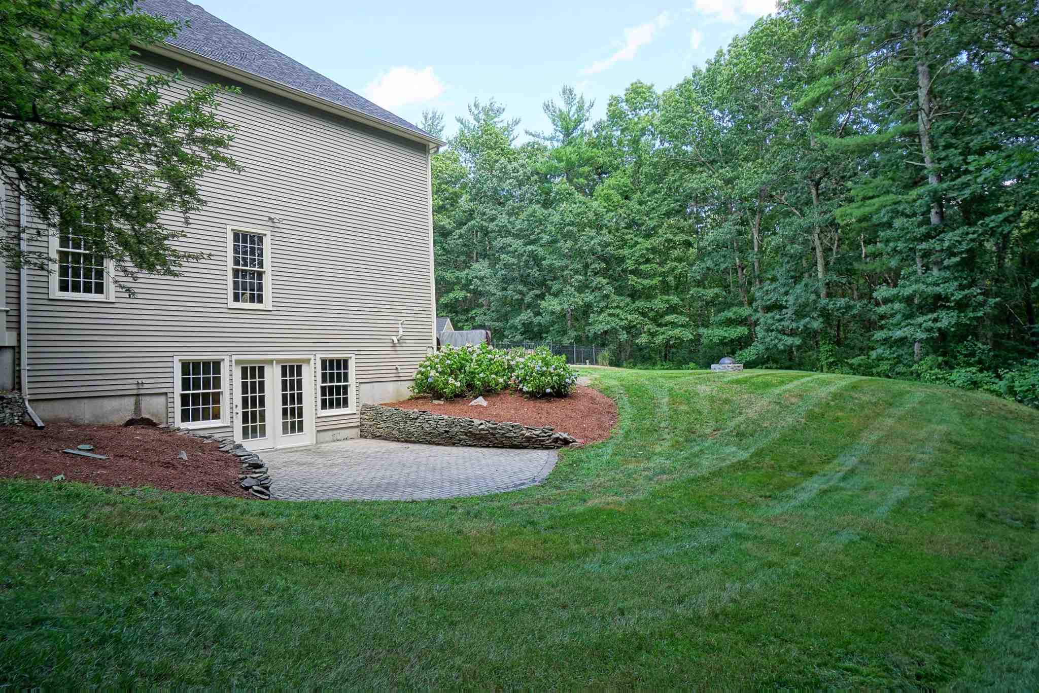 3 Bayberry Road Windham, NH 03087 - Photo 8 of 40