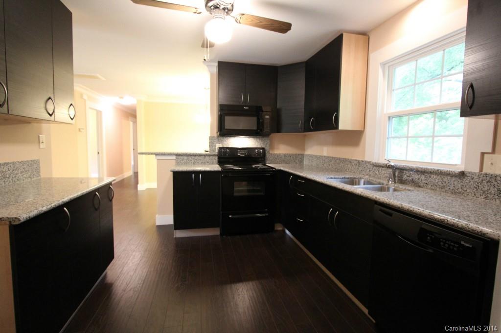 200 Clearbrook Road Matthews, NC 28105 - Photo 2 of 16 Gallery Image 2