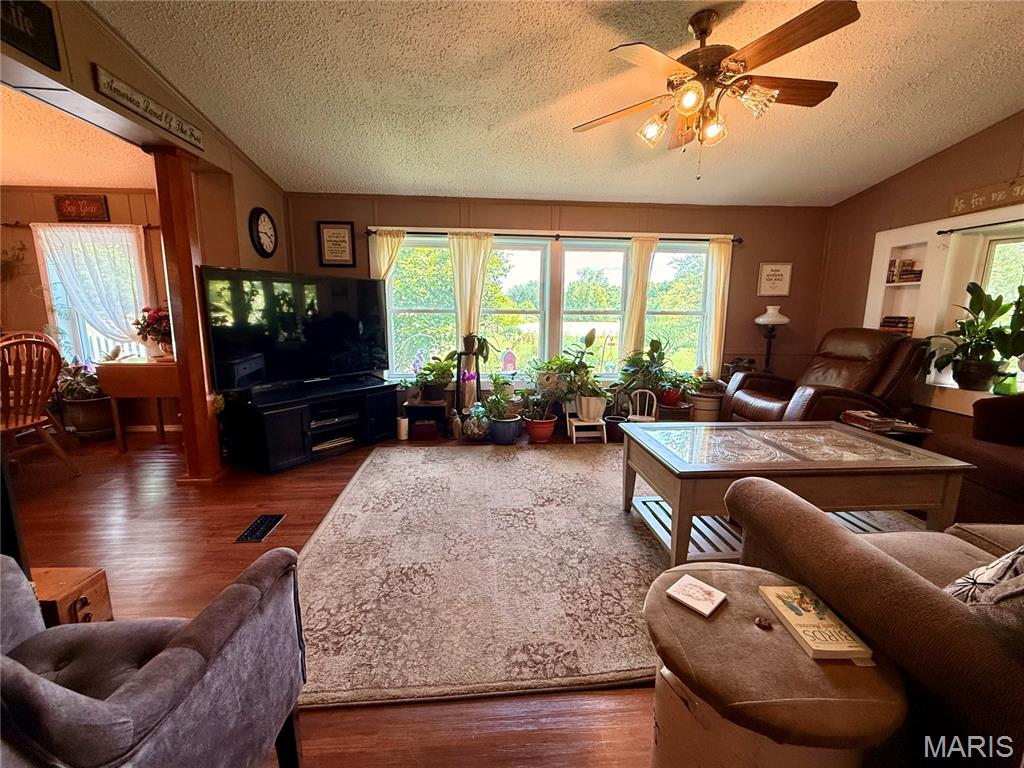 16528 Conrad Road Brighton, IL 62012 - Photo 20 of 32 Gallery Image 20
