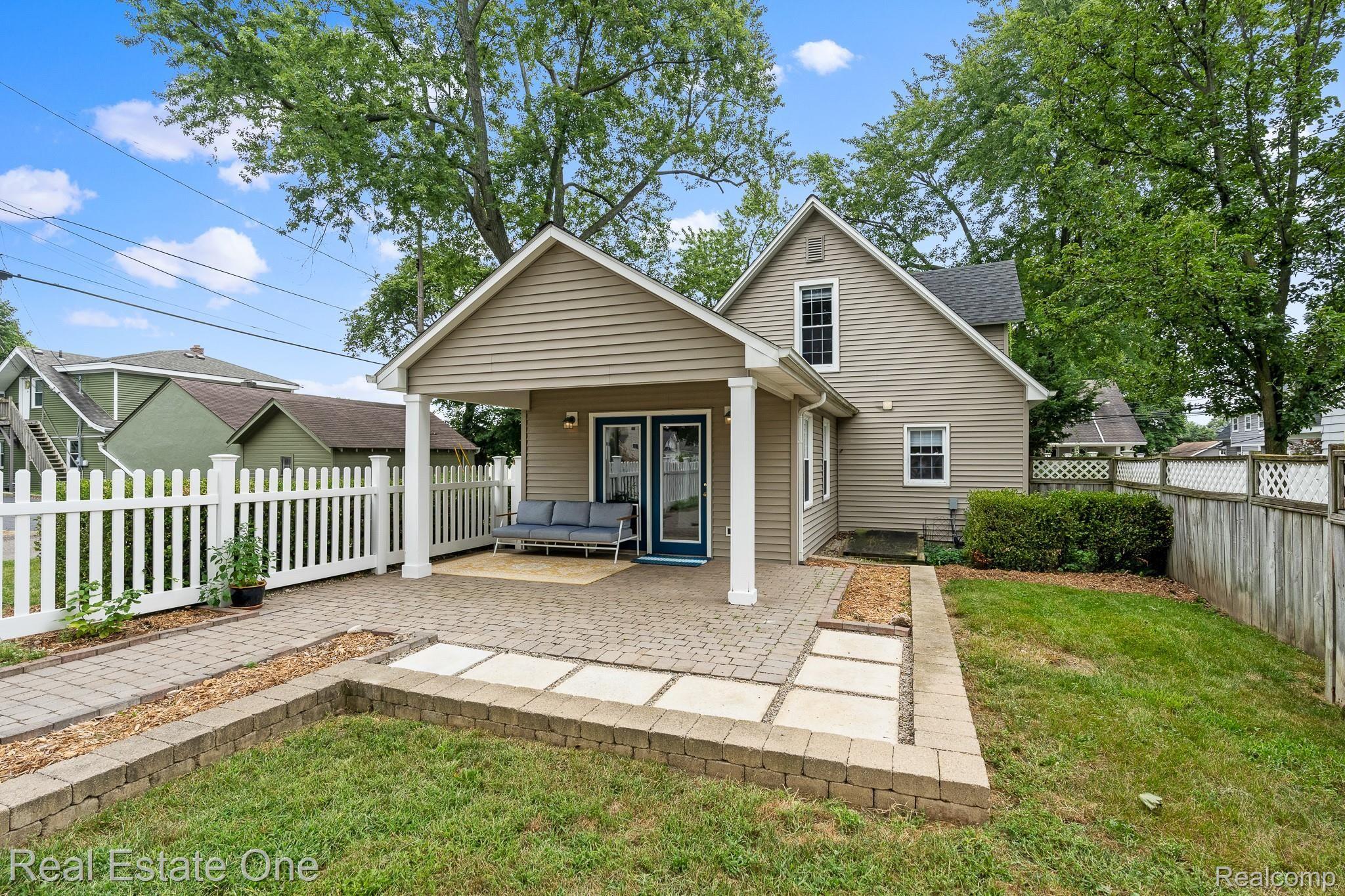 116 Albertson Street Rochester, MI 48307 - Photo 25 of 29 Backyard Patio