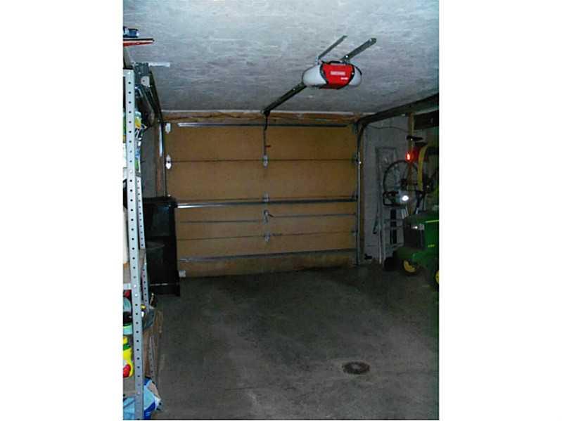 121 Rancindin Drive Butler, PA 16002 - Photo 22 of 25 Parking Lot/Garage.