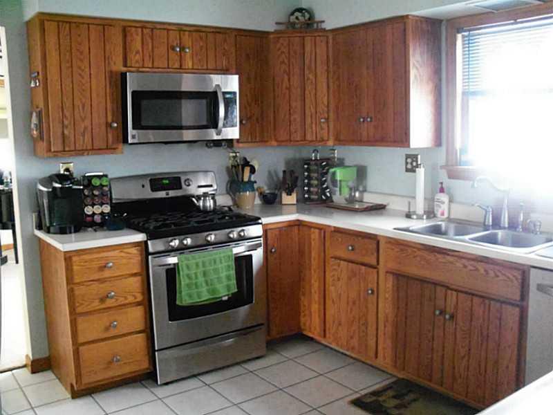121 Rancindin Drive Butler, PA 16002 - Photo 4 of 25 Kitchen.