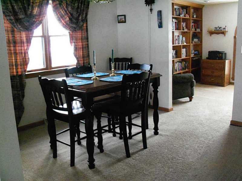 121 Rancindin Drive Butler, PA 16002 - Photo 9 of 25 Dining Room.