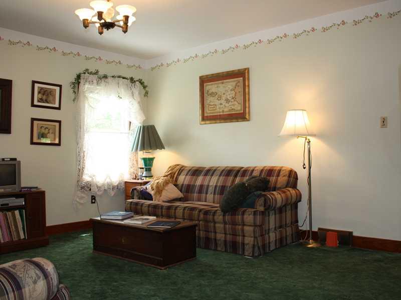 1857 Dime Road Vandergrift, PA 15690 - Photo 9 of 21 Living Room.