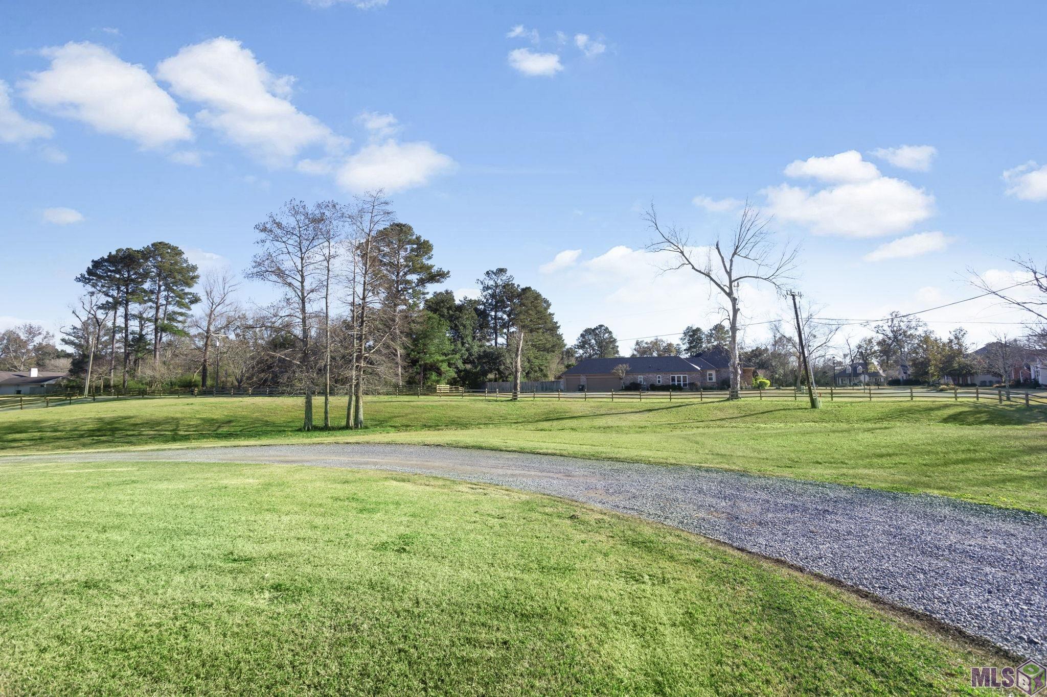 36526 South Swamp Road Prairieville, LA 70769 - Photo 5 of 40 Gallery Image 5