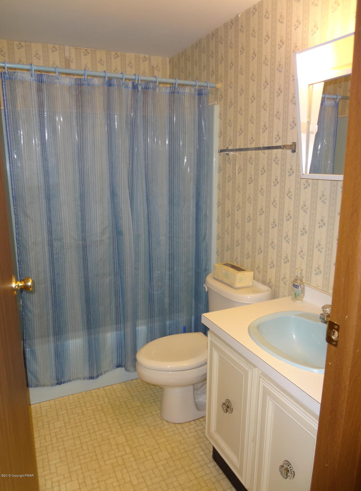 35 Shortridge Road Albrightsville, PA 18210 - Photo 26 of 27 a bathroom with a sink a toilet a mirror and a tub
