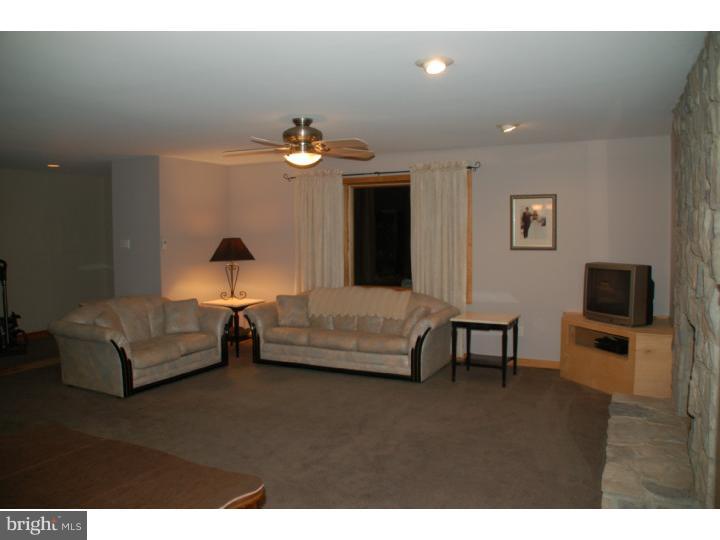 288 Davisville Road Warminster, PA 18974 - Photo 12 of 23 Living Room