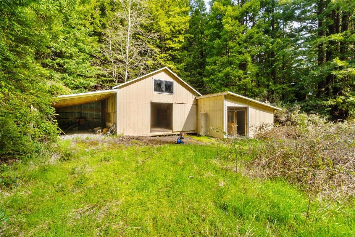 2630 Spears Road Eureka, CA 95503 - Photo 45 of 53 Barn